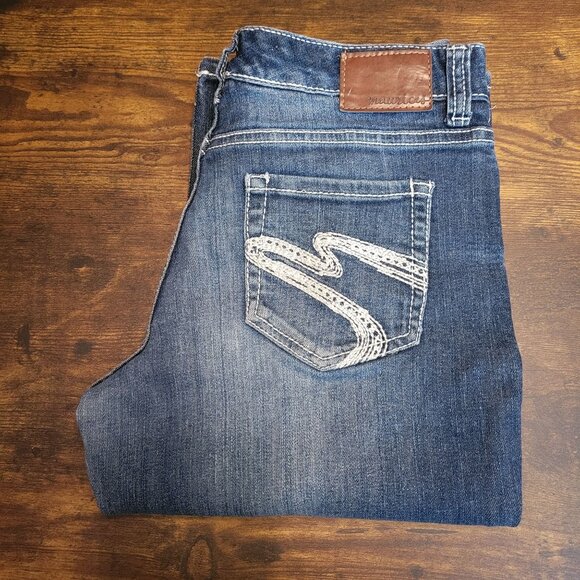 Maurices Jeans Size 4 S Curvy Bootcut M Pocket Low Rise Medium Light Wash - Picture 1 of 12